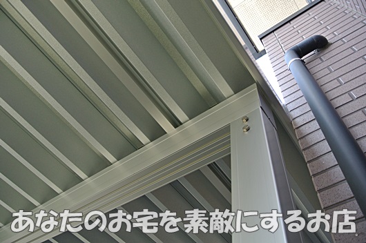 岐阜　『あなたのお宅を素敵にするお店』　敷地に合わせた折板カーポート　エレント